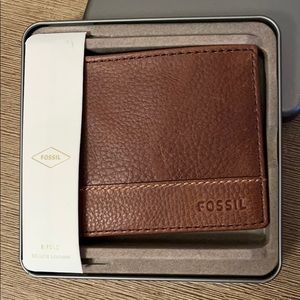 NWT-NIB Fossil Brown Godfrey Bifold Wallet
